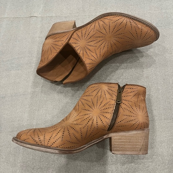 [40/US9]Veracruz Anthropologie Stylish Cutout Tan Leather Ankle Boots EUC - Picture 3 of 6